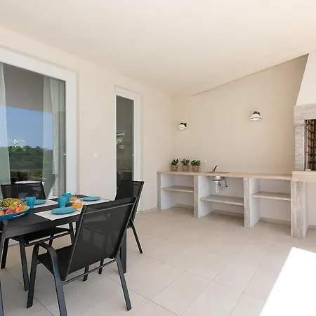Tatil Evi Aura Štinjan