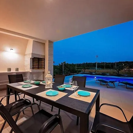 Aura Tatil Evi *