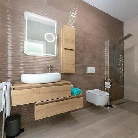 Aura Tatil Evi *